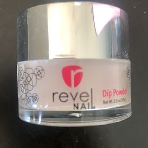 Revel nail runaway dip powder